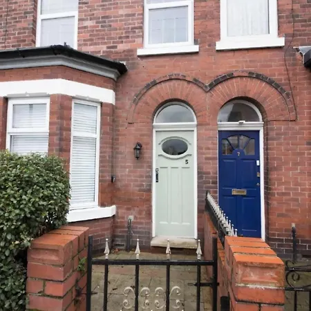 Home In Eccles Salford-3